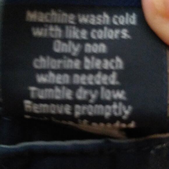 Kohls Men's size 34 navy blue Cargo shorts. - Picture 3 of 9